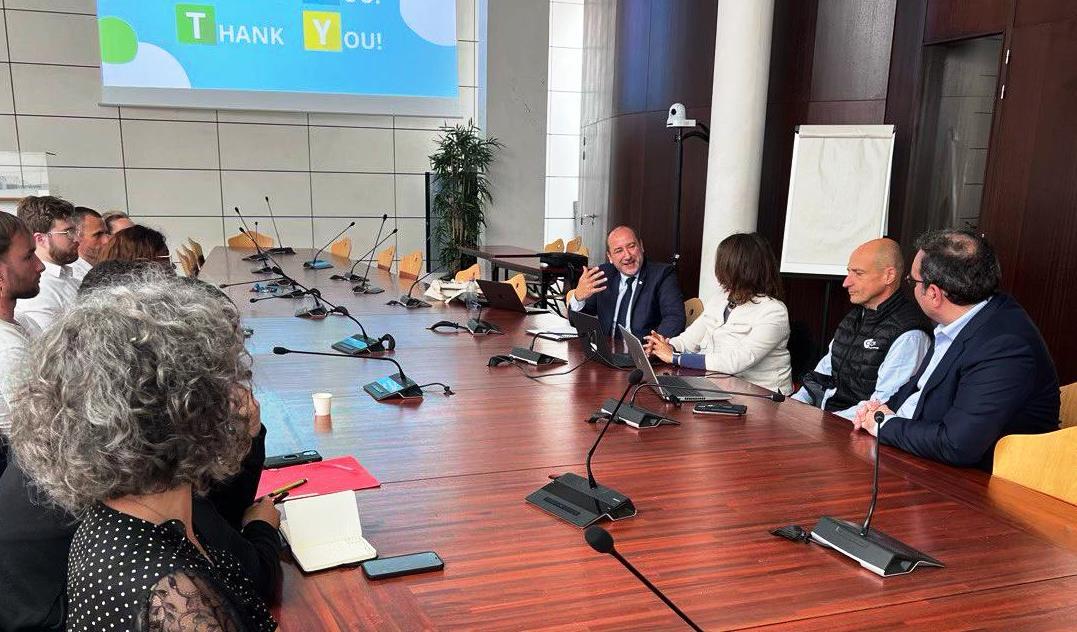 Table ronde réunissant Dominique Da Silva échangeant avec les équipes de CY Cergy Paris Université et les apprentis - CFA CY